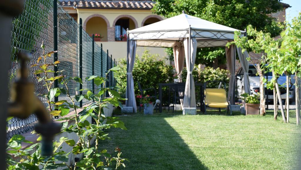 Апартаменты La Piccola Loggia Торрита-ди-Сьена Экстерьер фото