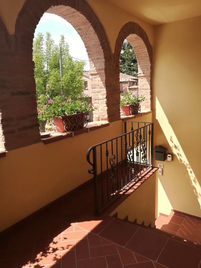 Апартаменты La Piccola Loggia Торрита-ди-Сьена Экстерьер фото